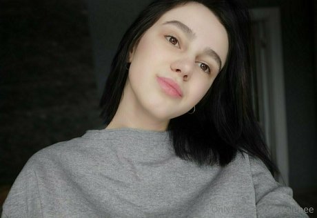 adelebee nude leaked onlyfans