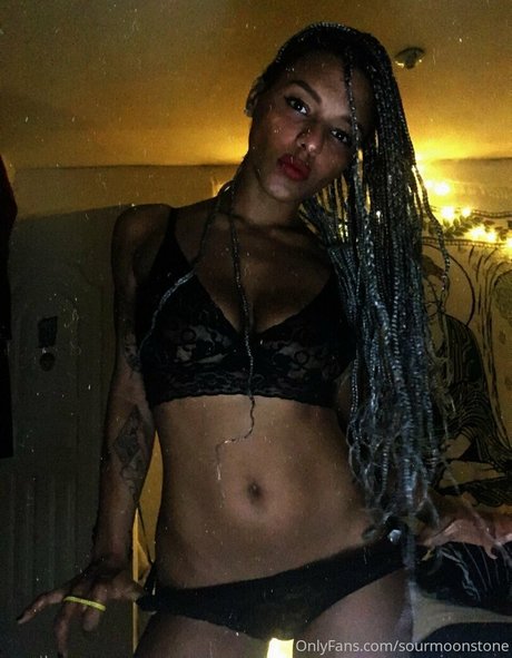 sourmoonstone nudes onlyfans