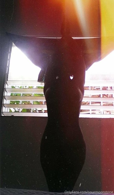 sourmoonstone naked onlyfans leaks