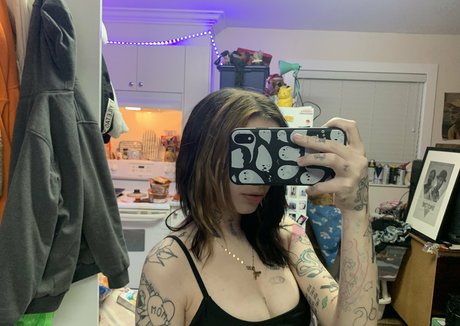 ilovelilsaku onlyfans leaked.