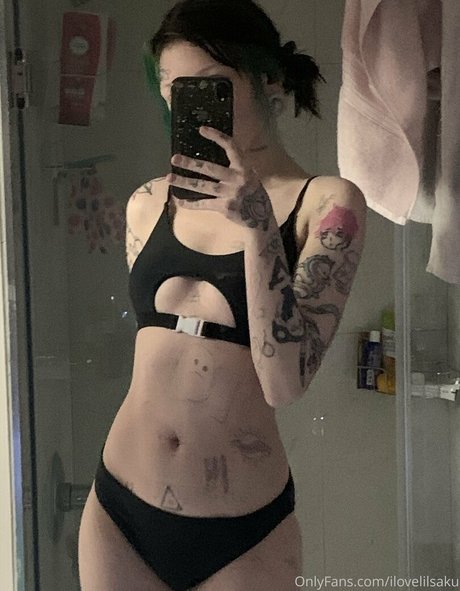 ilovelilsaku onlyfans model