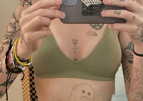 ilovelilsaku onlyfans sexy