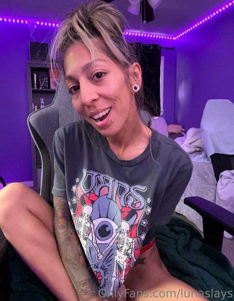 lunaslays onlyfans nude tits