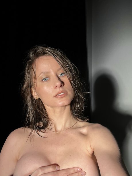 Toma Efremova onlyfans naked pics