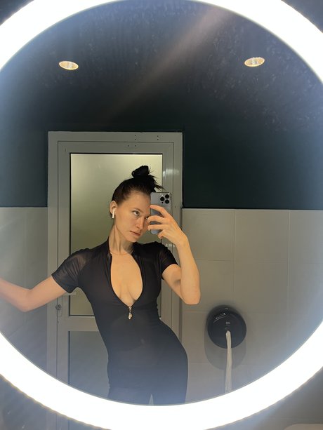 Toma Efremova onlyfans desnuda