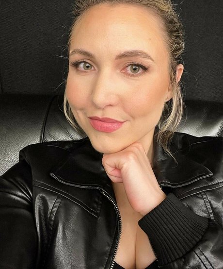 Taylor Tomlinson xxx only fans