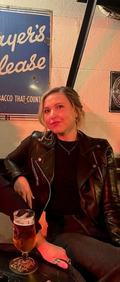 Taylor Tomlinson tits onlyfans