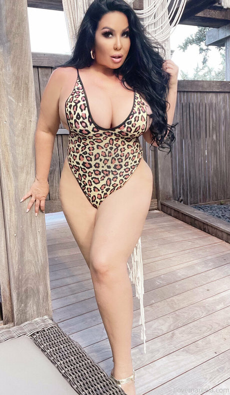 latinamilfnyc only fans pic