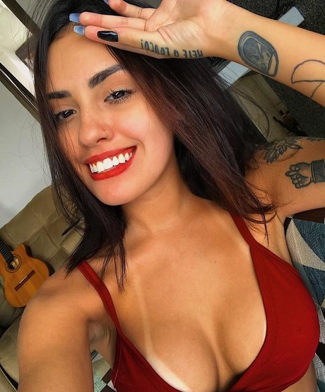 Vitoria Marcilio onlyfans tits