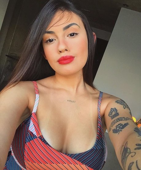 Vitoria Marcilio onlyfans leak nude