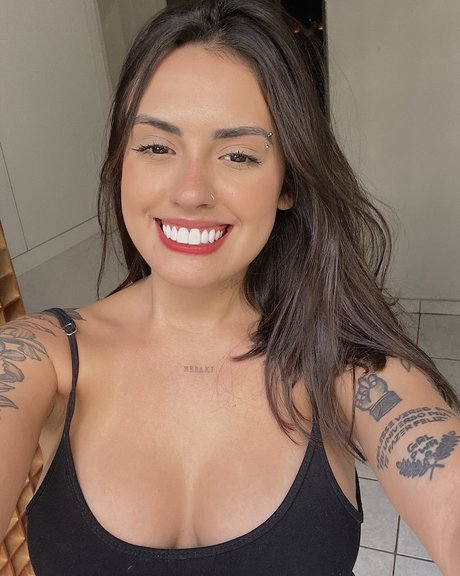 Vitoria Marcilio  pictures