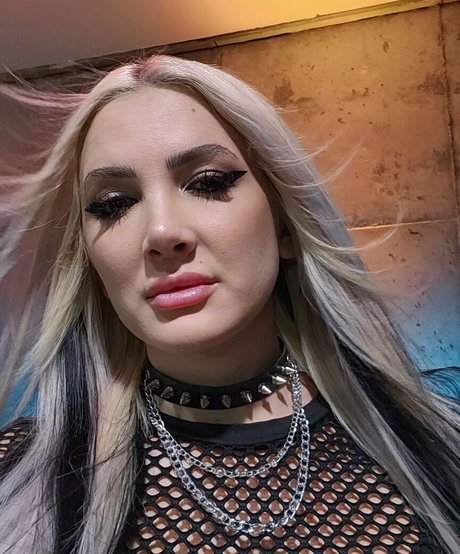 Addie Nicole Amick onlyfans naked pics