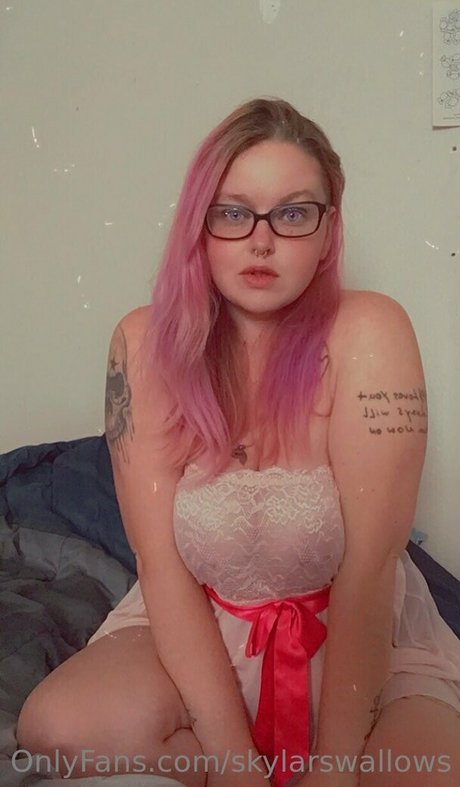 skylarswallows onlyfans naked porn