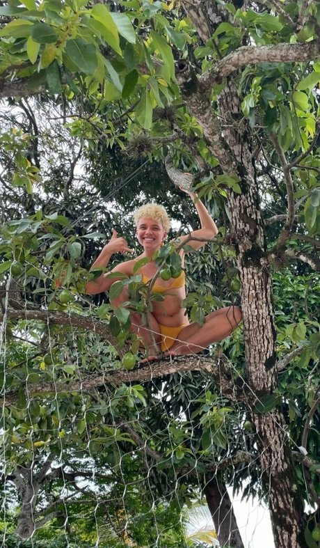 Bruna Linzmeyer onlyfans leams