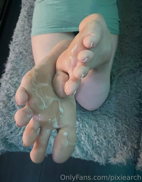 pixiearch onlyfans model