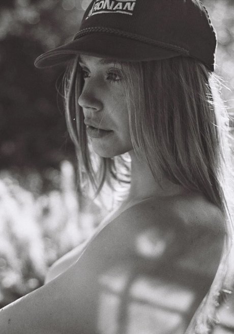 Alexis Ren onlyfans free