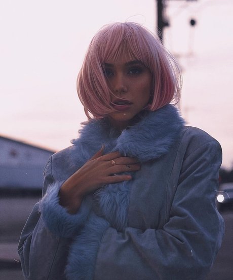 Alexis Ren tits onlyfans