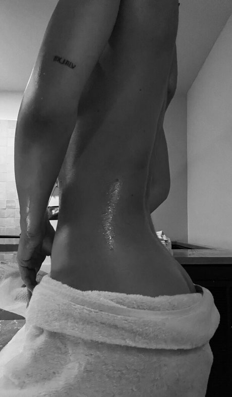 Alexis Ren free onlyfans