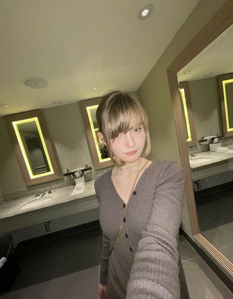 Ella Freya Profile image