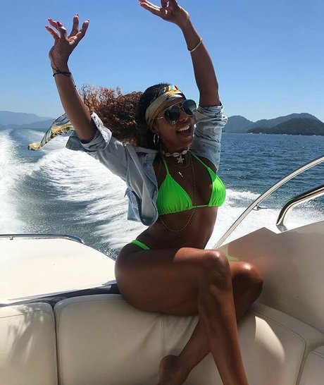 Valeria Valenssa  selfie