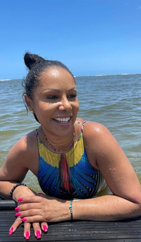 Valeria Valenssa onlyfans topless