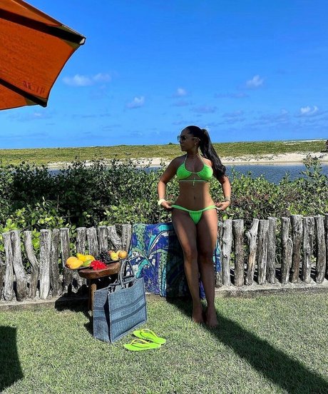 Valeria Valenssa onlyfans lean