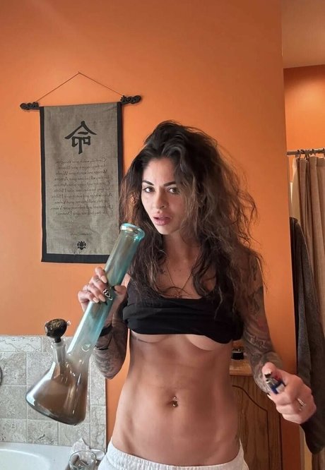 Lena Lawless onlyfans naked