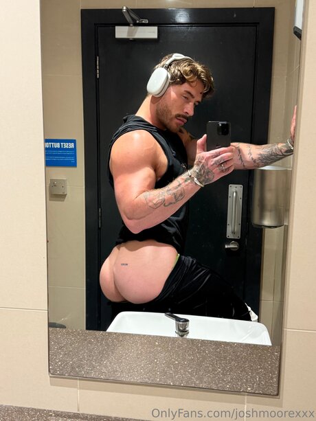 Joshmoorexxx nudes only fans