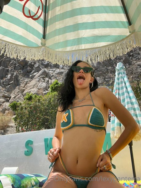 Alexis Afshar naked onlyfans leaked