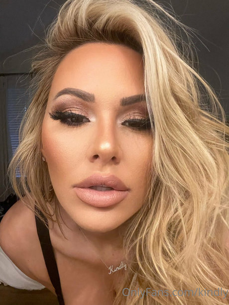 Kindly Myers only fans pic