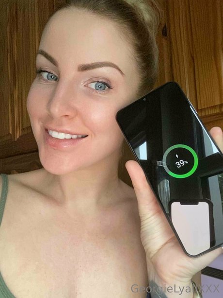 Georgie Lyall onlyfans leaks.