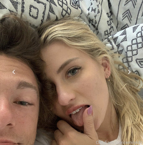 Emilyk8z sexy onlyfans