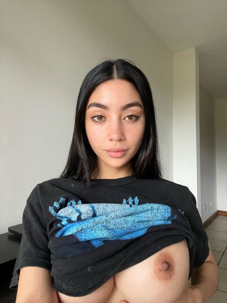 Valentina Olivas onlyfans model photo