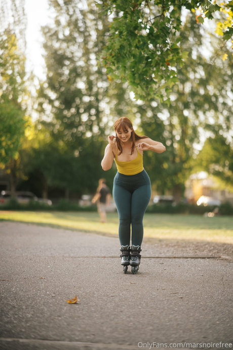 Mars Noire only fans nude