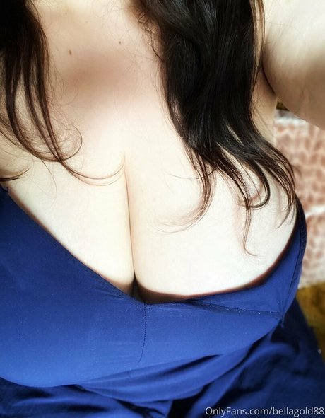 Bella Gold only fans pics