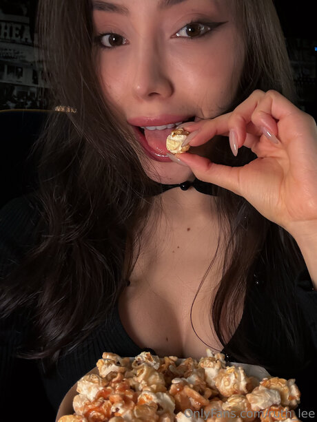 arab babe onlyfans best self-portrait