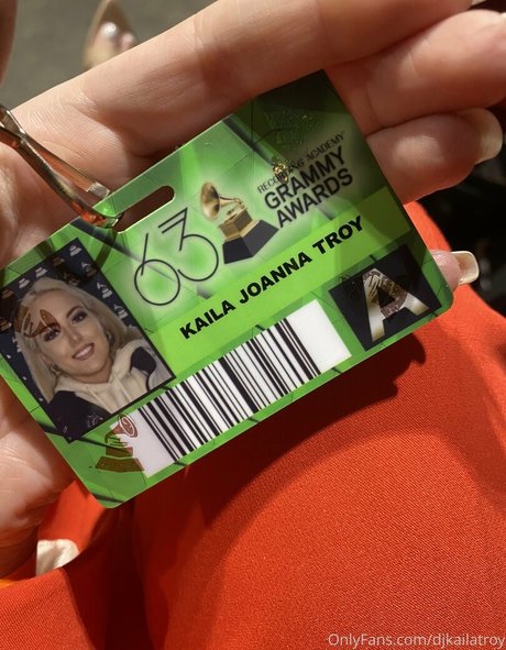 18 free onlyfans art xxx self-portrait