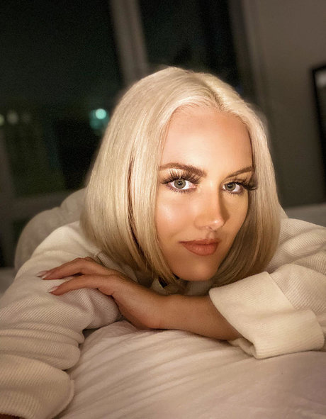 mature blonde onlyfans hot sexy photos