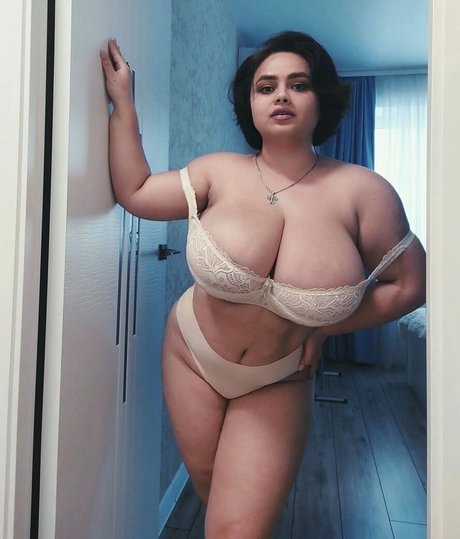 Vale Blagoeva onlyfans boobs