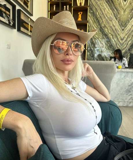 Samantha XO Swinger DJ onlyfans