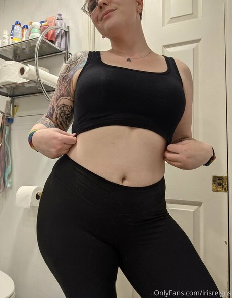 irisreigns naked leaked onlyfans