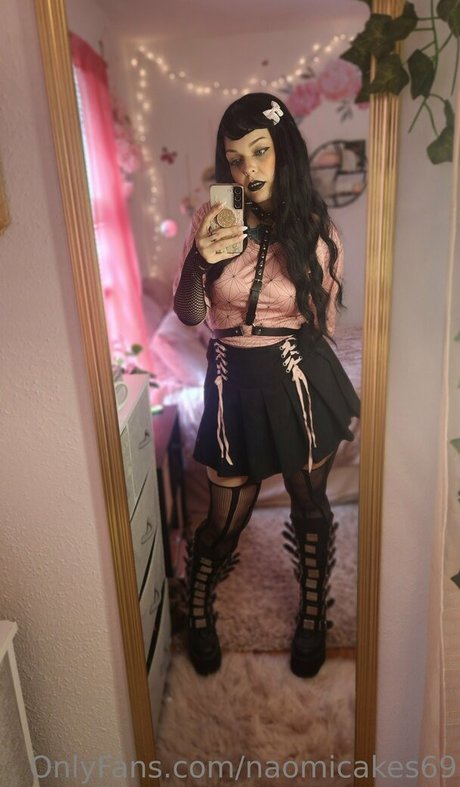 naomipeaches onlyfans pics