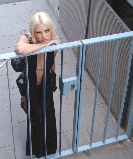 Alexandra Stan onlyfans lesk