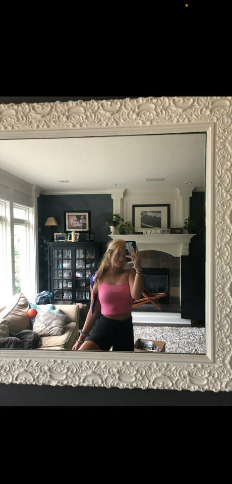 finallylegal18 onlyfans desnuda