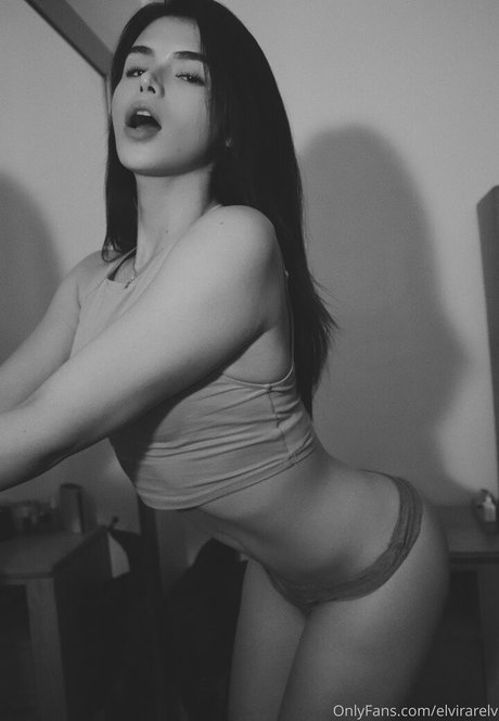 elvirarelv nudes only fans
