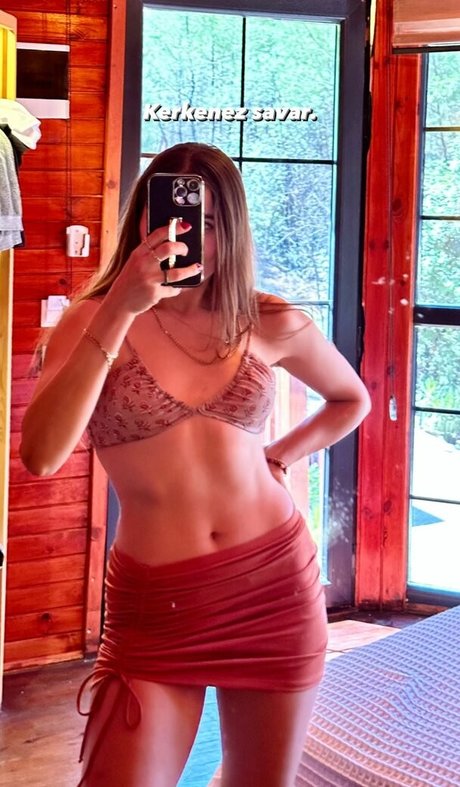 Merve Elmas onlyfans content type