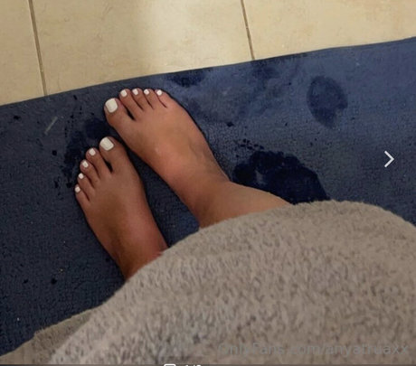 Anya Truaxx onlyfans xxx