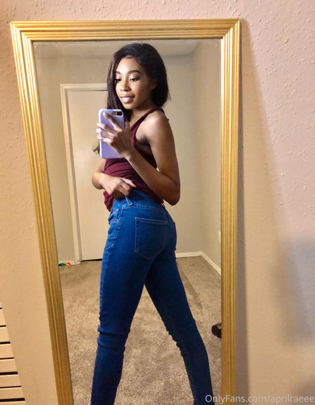 aprilraeee Profile image