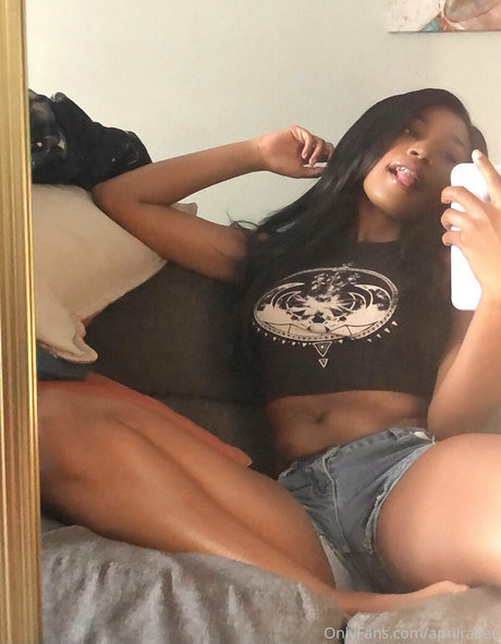 aprilraeee leak onlyfans