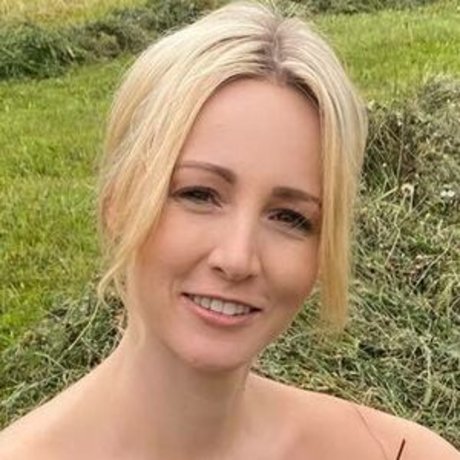 Melissa Naschenweng onlyfans leak nude